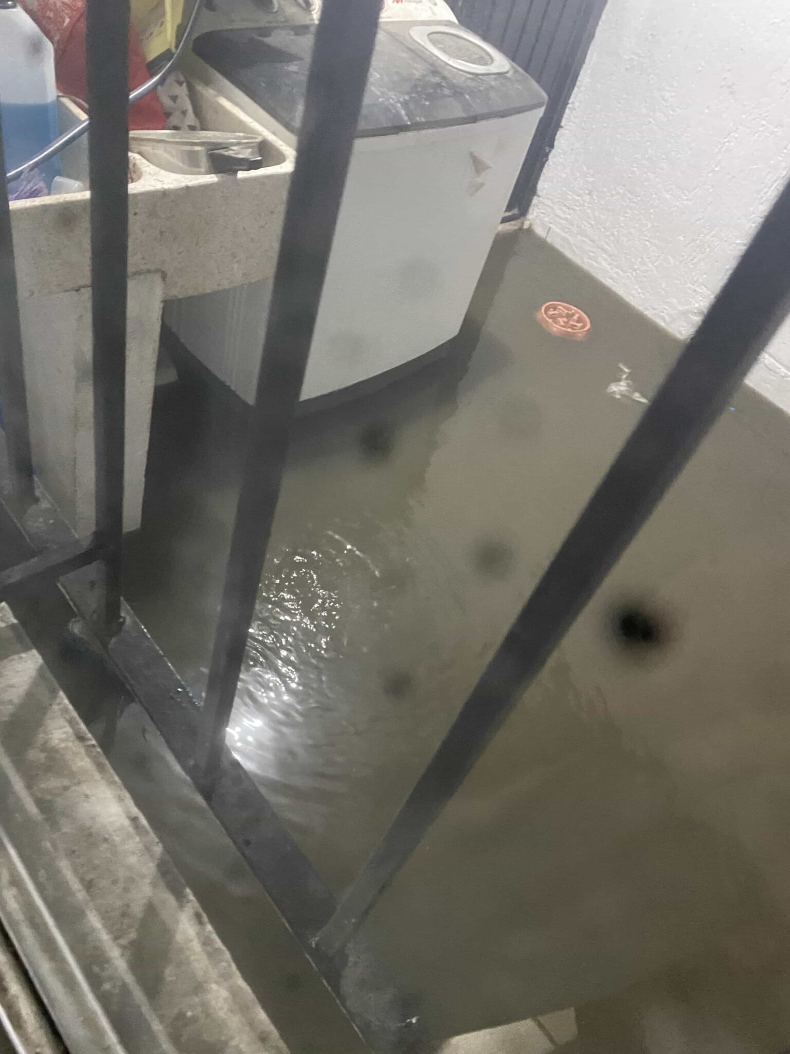Cómo destapar una coladera o drenaje de patio: Guía práctica ...